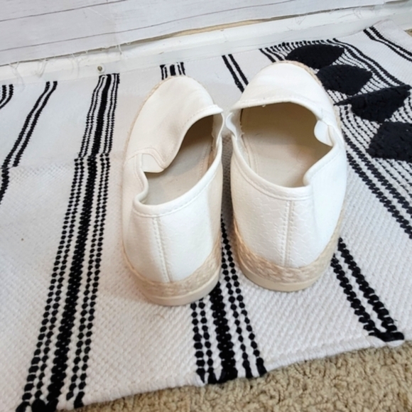 ESPRIT ELIANA WHITE SLIP ON ESPADRILLES, SZ 8 - Picture 6 of 10